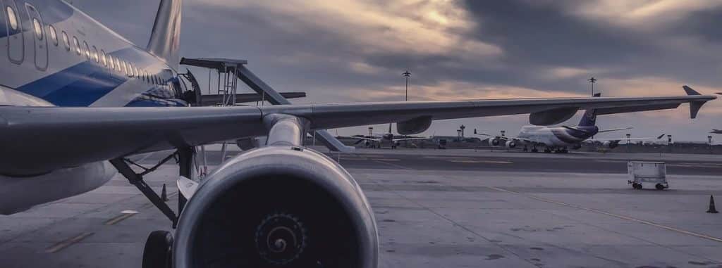 falta-de-assistencia-material-apos-cancelamento-de-voo-gera-indenizacao-de-r20-mil-a-casal-que-dormiu-no-chao-do-aeroporto-2