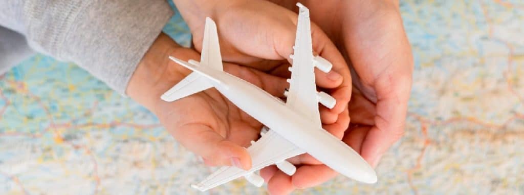 menor-de-idade-pode-viajar-desacompanhado-em-avião