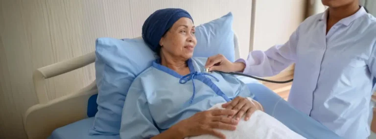 Convênio Qualicorp cancelado: beneficiária garante direito à saúde em decisão judicial