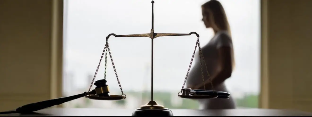Justiça garante direitos de gestante após negativa de plano de saúde em parto de emergência