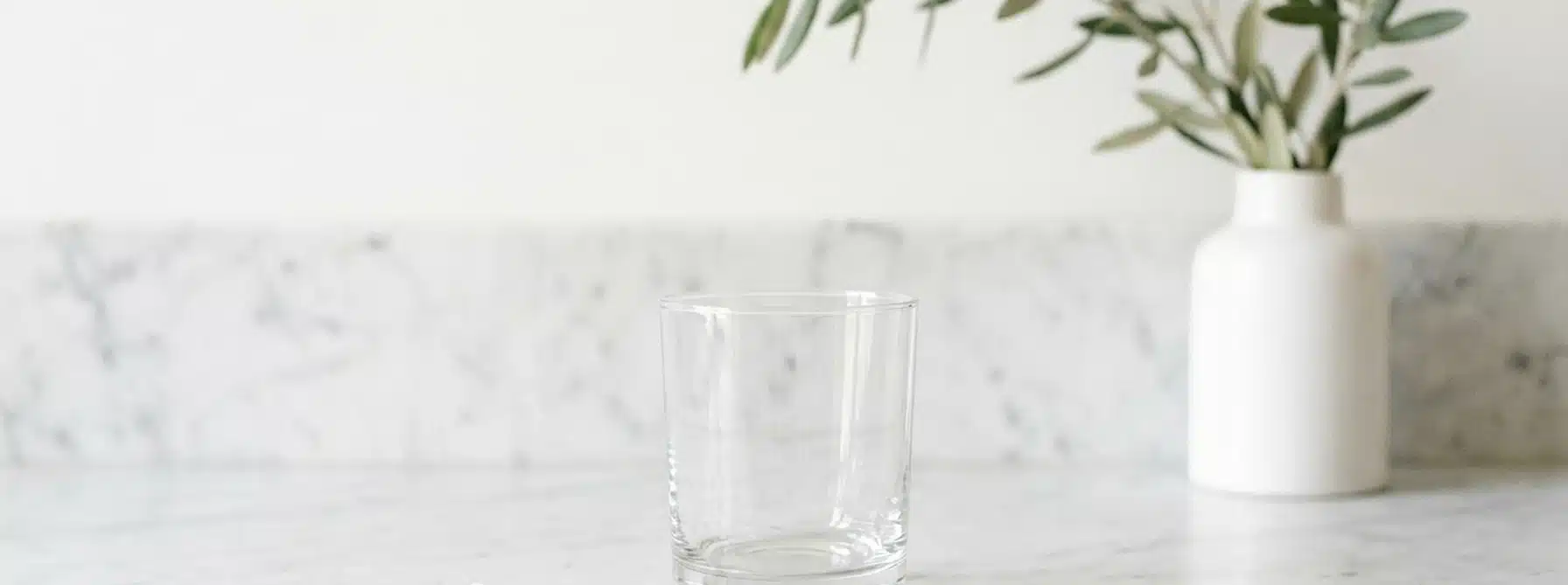 Imagem editorial do Fampyra (fampridina) usado contra esclerose múltipla com dificuldade de marcha