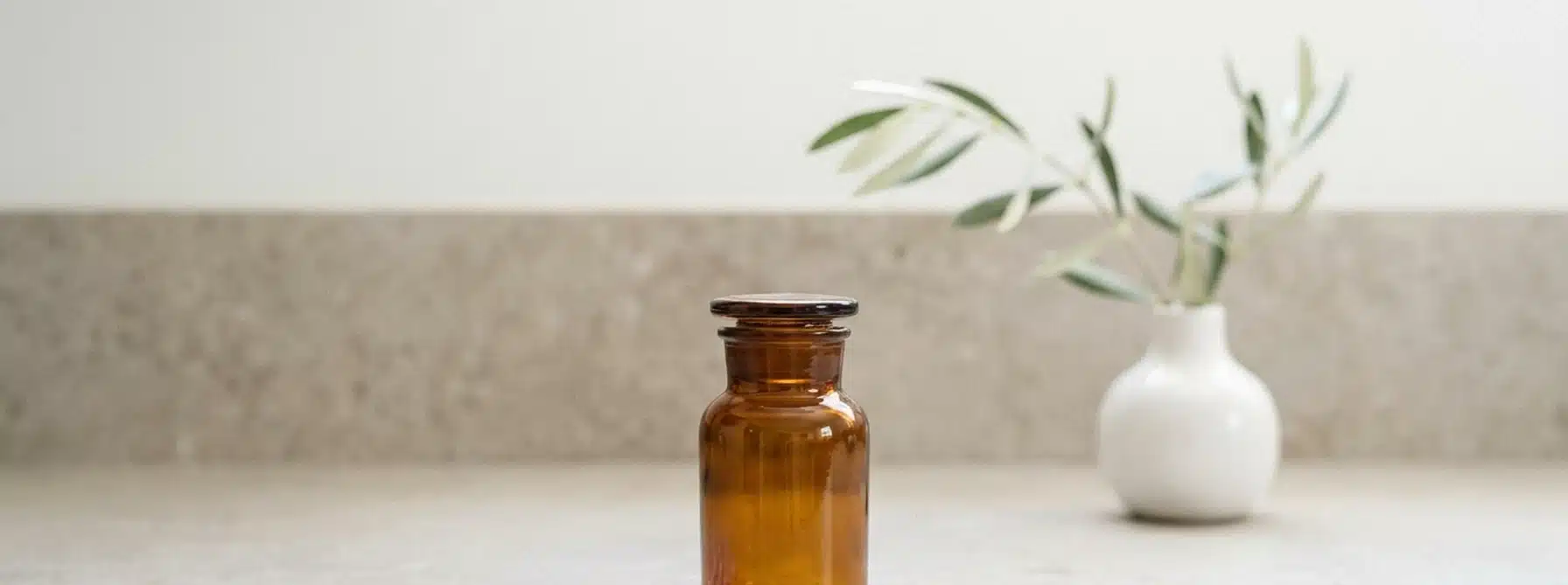 Imagem editorial do Olumiant (baricitinibe) usado contra doenças autoimunes (artrite reumatoide, dermatite atópica, alopecia areata)